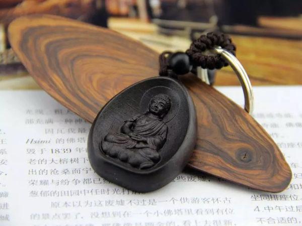 Houten Auto Sleutelhanger met Boeddha – Zwart – Auto Sleutelhanger Boeddha autosleutelhanger